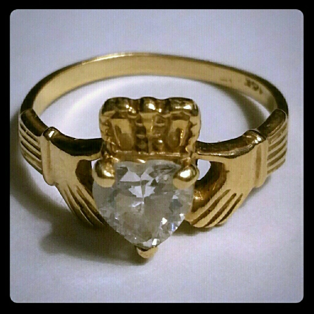 14k Gold Claddagh Zirconia Heart Ring